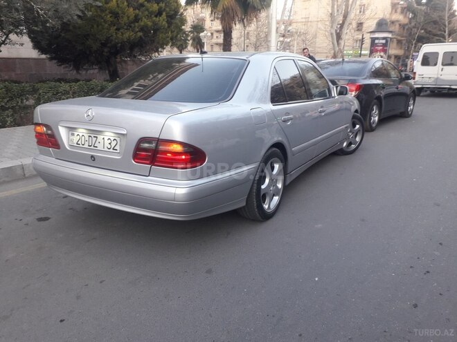 Mercedes E 220 2000, 480,000 km - 2.2 л - Gəncə