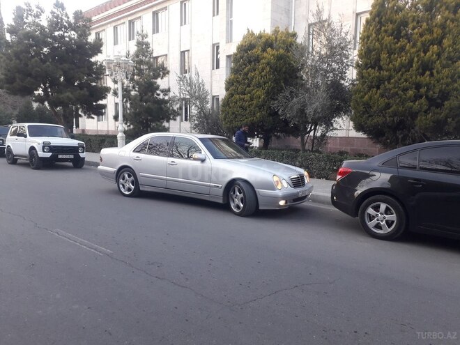 Mercedes E 220 2000, 480,000 km - 2.2 л - Gəncə