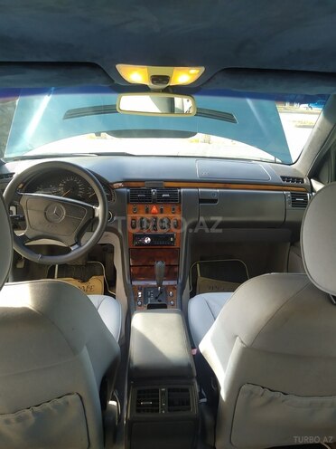 Mercedes E 240 1998, 28,566 km - 2.4 l - Sumqayıt