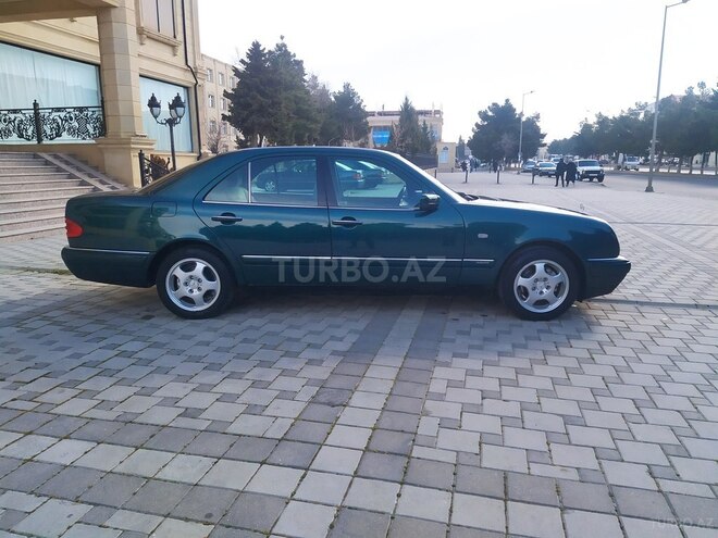 Mercedes E 240 1998, 28,566 km - 2.4 l - Sumqayıt