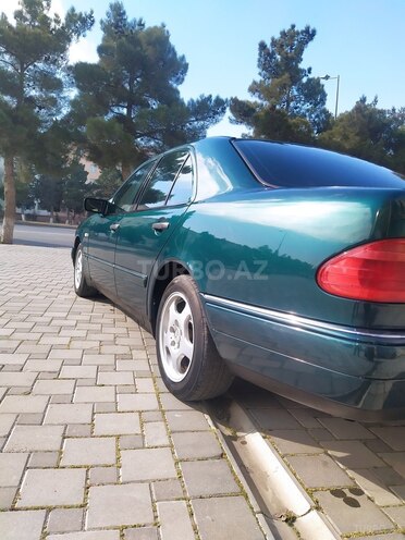 Mercedes E 240 1998, 28,566 km - 2.4 l - Sumqayıt