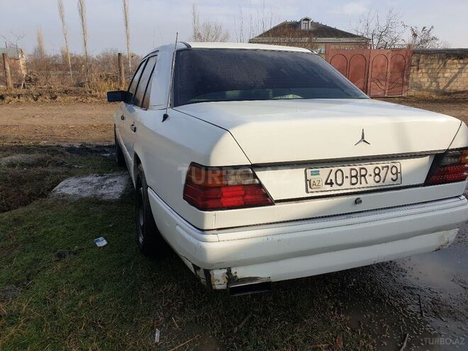 Mercedes E 200 1990, 576,000 km - 2.0 l - Qusar