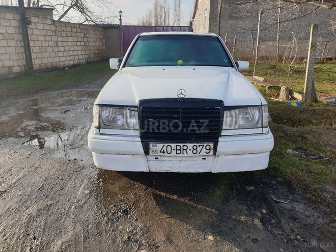 Mercedes E 200 1990, 576,000 km - 2.0 l - Qusar