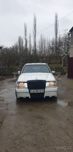 Mercedes E 200 1990, 576,000 km - 2.0 l - Qusar