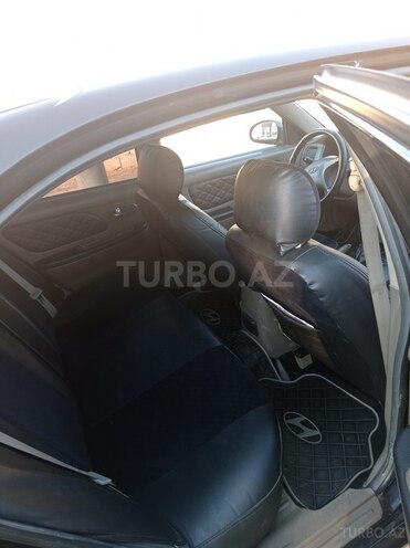 Hyundai Sonata 2000, 132,000 km - 2.0 l - Salyan