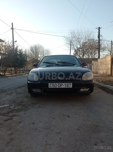 Hyundai Sonata 2000, 132,000 km - 2.0 l - Salyan