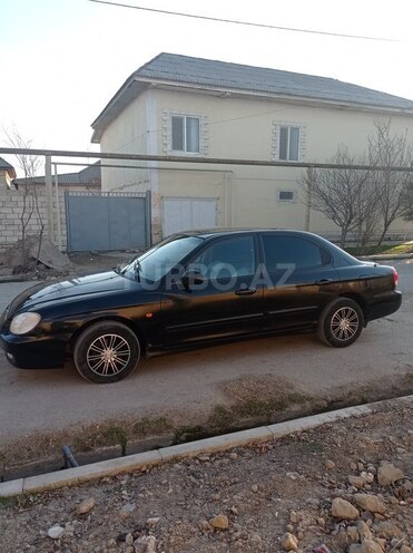 Hyundai Sonata 2000, 132,000 km - 2.0 l - Salyan