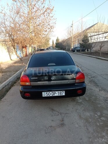 Hyundai Sonata 2000, 132,000 km - 2.0 l - Salyan