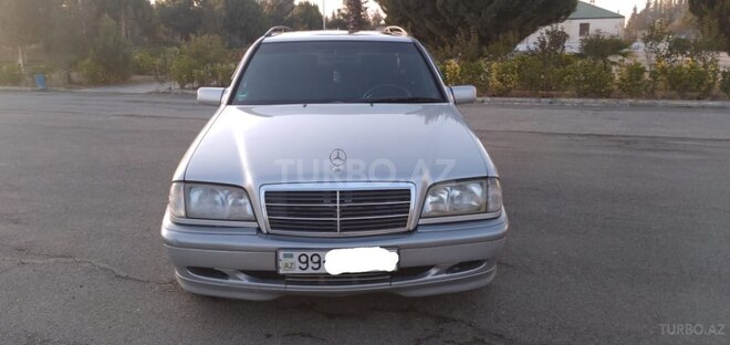 Mercedes C 220 2000, 284,713 km - 2.2 l - Sabirabad