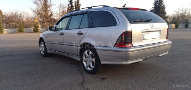 Mercedes C 220 2000, 284,713 km - 2.2 l - Sabirabad