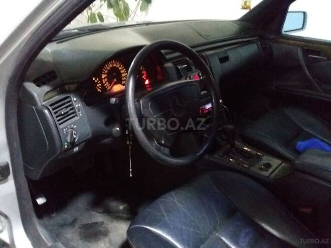 Mercedes E 280 1998, 219,501 km - 2.8 л - Balakən