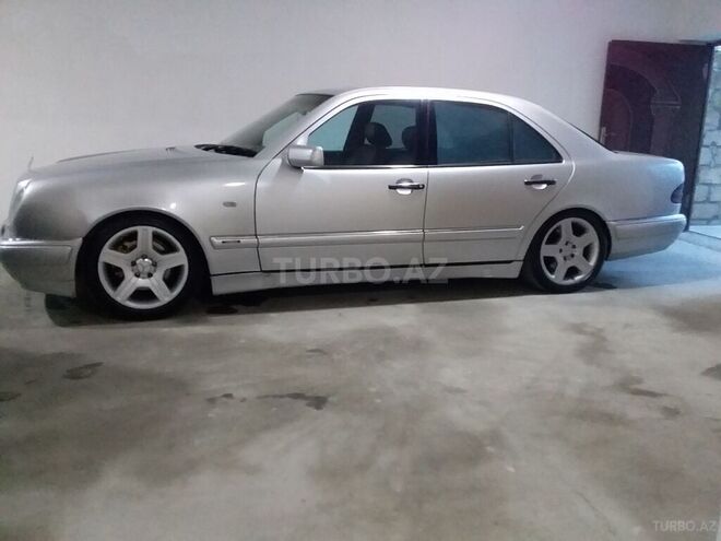 Mercedes E 280 1998, 219,501 km - 2.8 л - Balakən