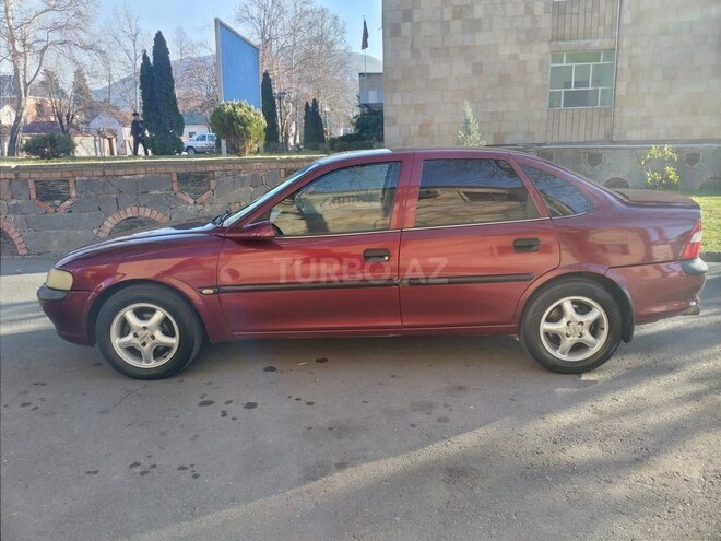 Opel Vectra 1997, 452,542 km - 1.6 l - Qax