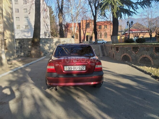 Opel Vectra 1997, 452,542 km - 1.6 l - Qax