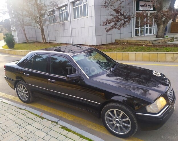 Mercedes C 250 1993, 127,000 km - 2.5 l - Bakı