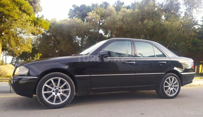 Mercedes C 250 1993, 127,000 km - 2.5 l - Bakı