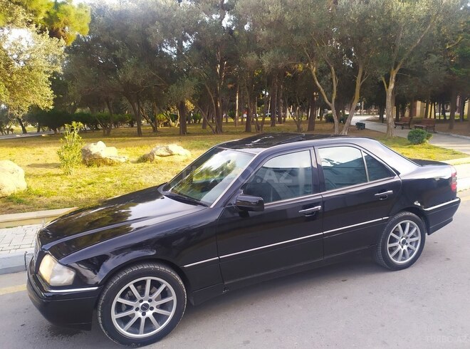 Mercedes C 250 1993, 127,000 km - 2.5 l - Bakı