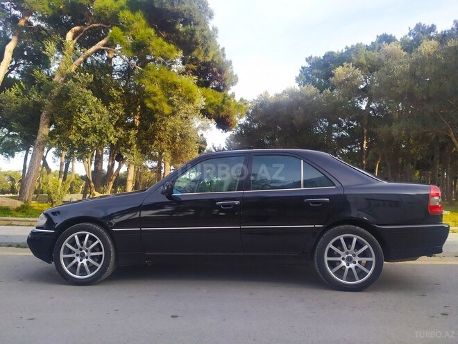 Mercedes C 250 1993, 127,000 km - 2.5 l - Bakı