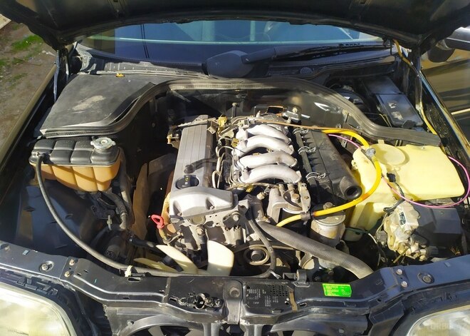 Mercedes C 250 1993, 127,000 km - 2.5 l - Bakı