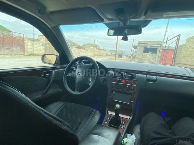 Mercedes E 240 2000, 200,000 km - 2.4 l - Bakı