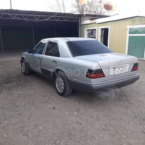 Mercedes E 220 1995, 430,000 km - 2.2 л - Bakı