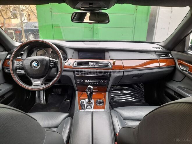 BMW 750 2009, 179,000 km - 4.4 л - Bakı