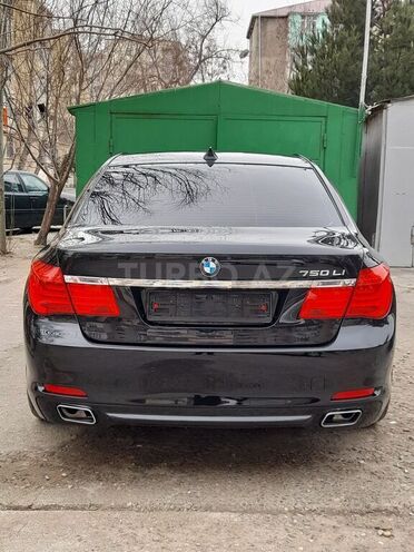BMW 750 2009, 179,000 km - 4.4 л - Bakı