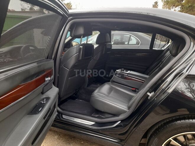 BMW 750 2009, 179,000 km - 4.4 л - Bakı