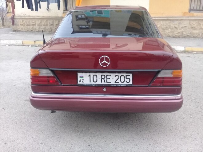 Mercedes E 200 1990, 450,000 km - 2.0 l - Yevlax