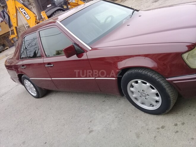 Mercedes E 200 1990, 450,000 km - 2.0 l - Yevlax
