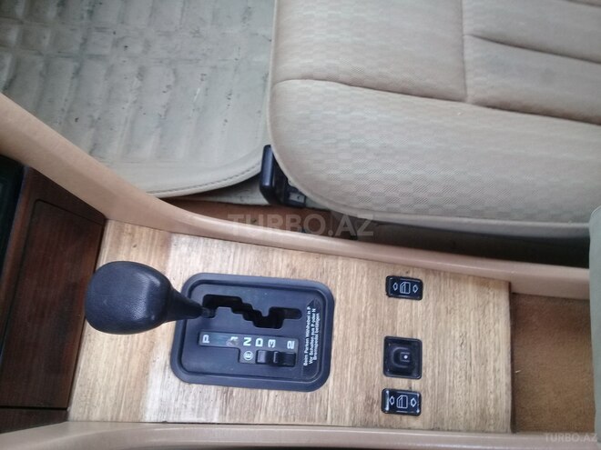 Mercedes E 200 1990, 450,000 km - 2.0 l - Yevlax