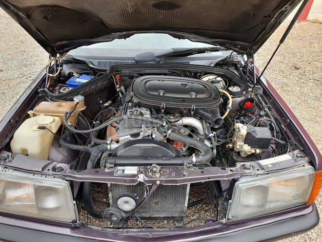 Mercedes 190 1992, 228,000 km - 2.0 l - Qazax