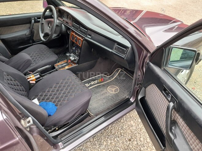 Mercedes 190 1992, 228,000 km - 2.0 l - Qazax