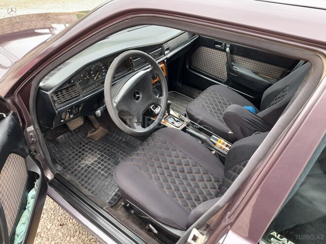 Mercedes 190 1992, 228,000 km - 2.0 l - Qazax