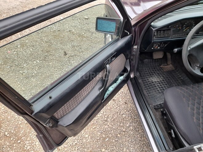 Mercedes 190 1992, 228,000 km - 2.0 l - Qazax