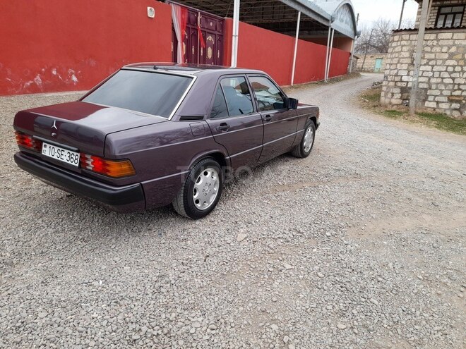 Mercedes 190 1992, 228,000 km - 2.0 l - Qazax