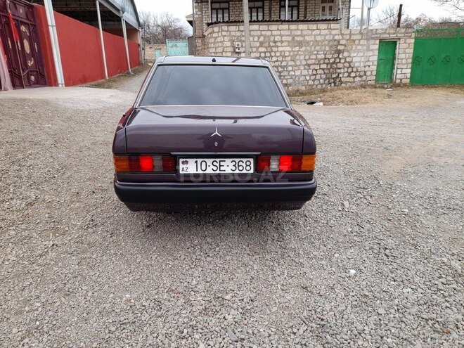 Mercedes 190 1992, 228,000 km - 2.0 l - Qazax