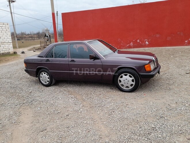 Mercedes 190 1992, 228,000 km - 2.0 l - Qazax