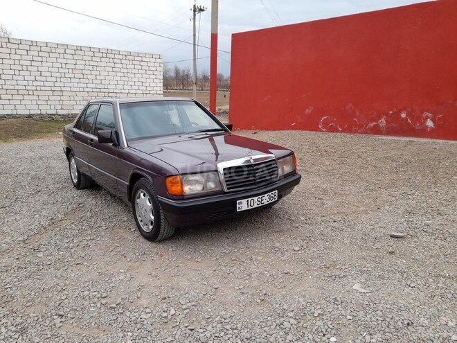 Mercedes 190 1992, 228,000 km - 2.0 l - Qazax