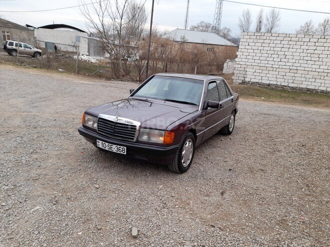 Mercedes 190 1992, 228,000 km - 2.0 l - Qazax