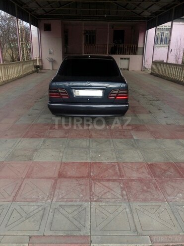 Mercedes E 220 2000, 250,000 km - 2.2 l - Ağcabədi