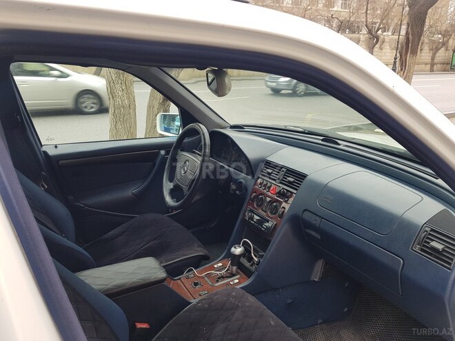 Mercedes C 220 1999, 300,000 km - 2.2 л - Bakı