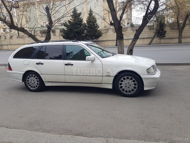 Mercedes C 220 1999, 300,000 km - 2.2 л - Bakı