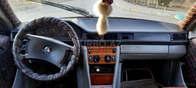 Mercedes E 250 1989, 100,000 km - 2.5 l - Sumqayıt