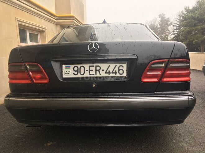 Mercedes E 280 2001, 230,000 km - 2.8 l - Bakı