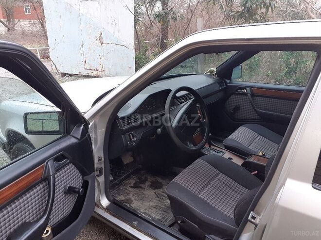 Mercedes E 250 1993, 352,123 km - 2.5 l - Lənkəran