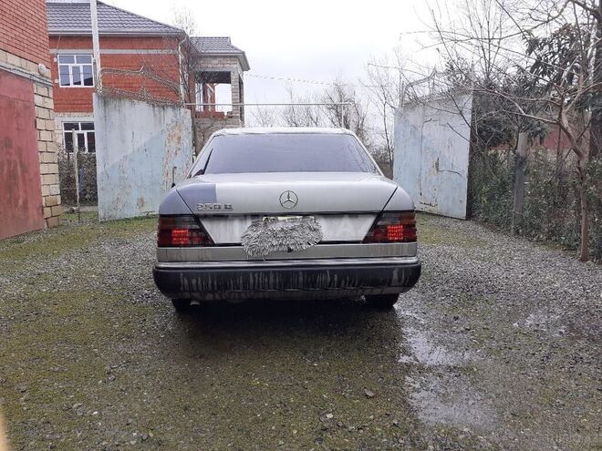 Mercedes E 250 1993, 352,123 km - 2.5 l - Lənkəran