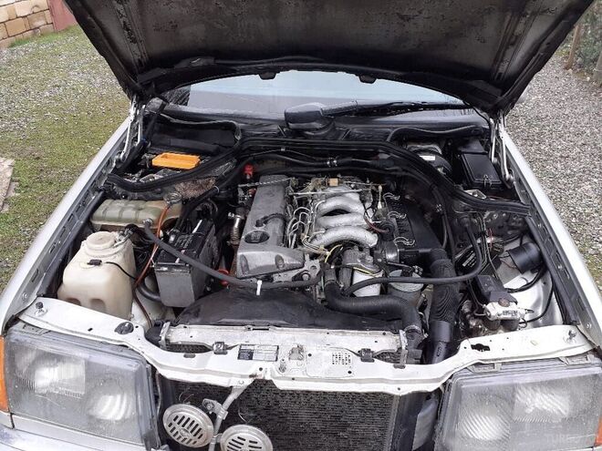 Mercedes E 250 1993, 352,123 km - 2.5 l - Lənkəran