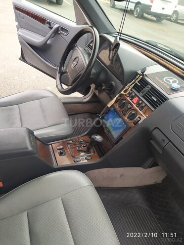 Mercedes C 230 2000, 305,000 km - 2.3 л - Şirvan