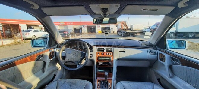 Mercedes E 320 1998, 250,000 km - 3.2 л - Bakı